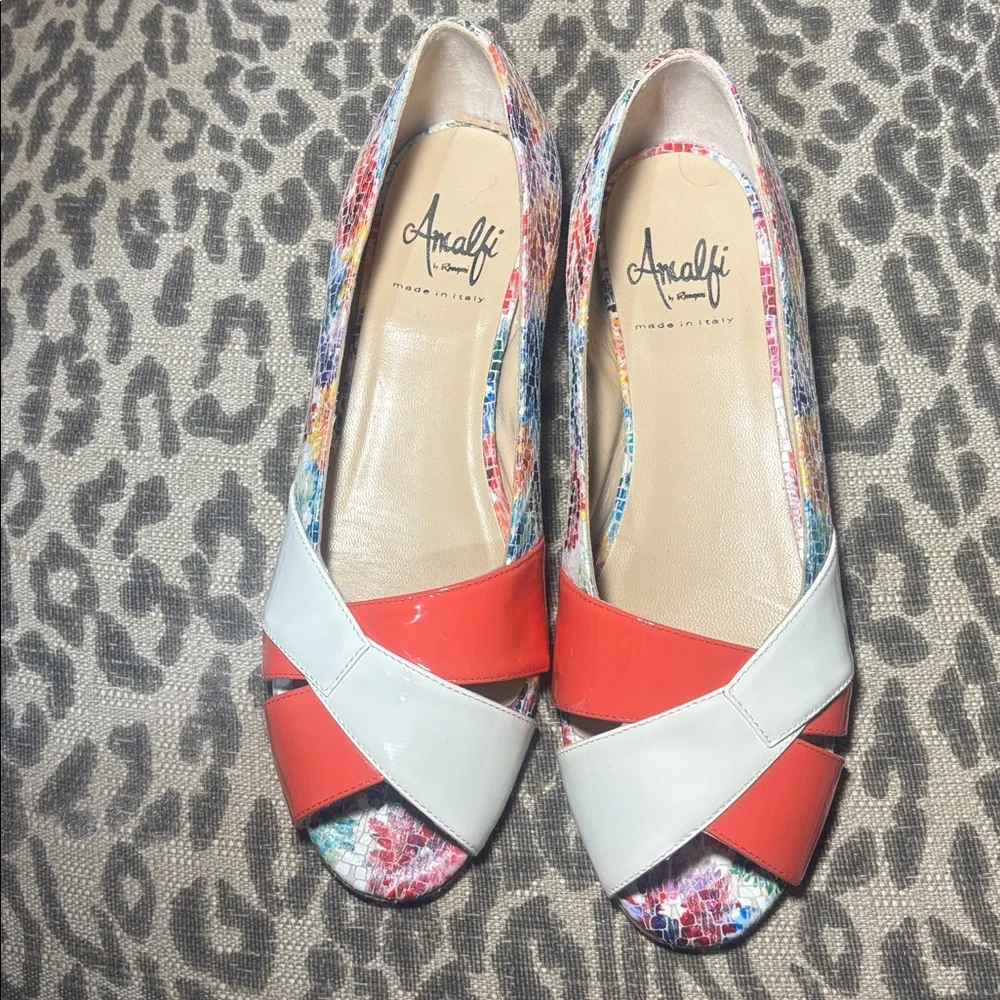 NWOT Amalfi patent leather open toe colorful Resortwear gold heel classic 7.5